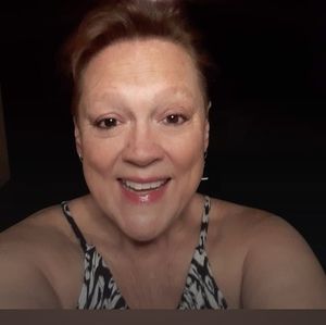 Meet your Posher, Celeste